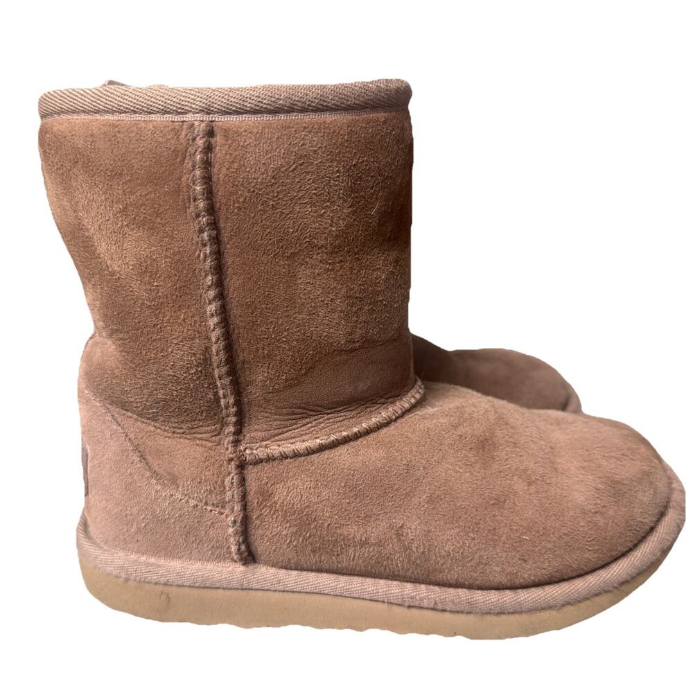 UGG Classic Short II Boots for Kids, Size 1- Dark Brown SRD